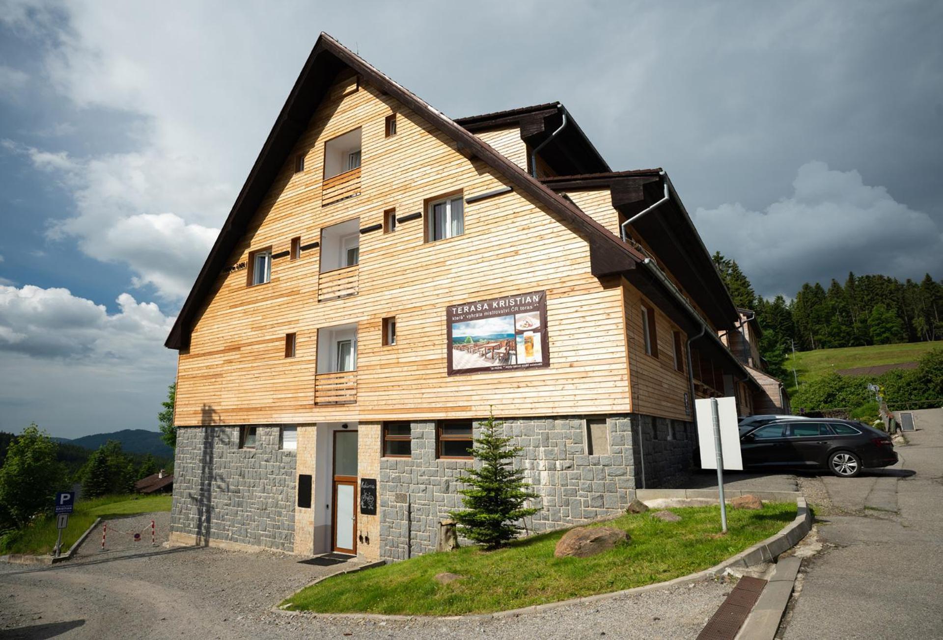 Hotel Kristian Kubova Huť 外观 照片